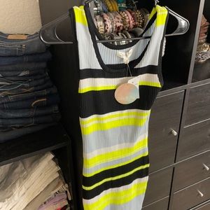 Dress never worn still has tag on it !!